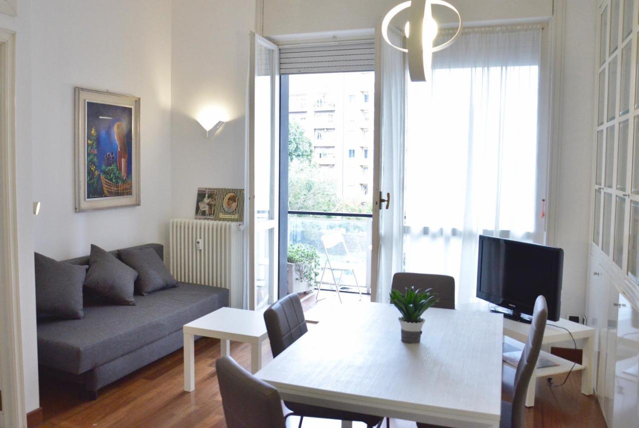 New Renovated Apartment With Balcony Porta Romana Milan Exterior photo