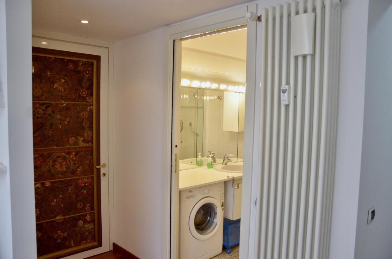 New Renovated Apartment With Balcony Porta Romana Milan Exterior photo