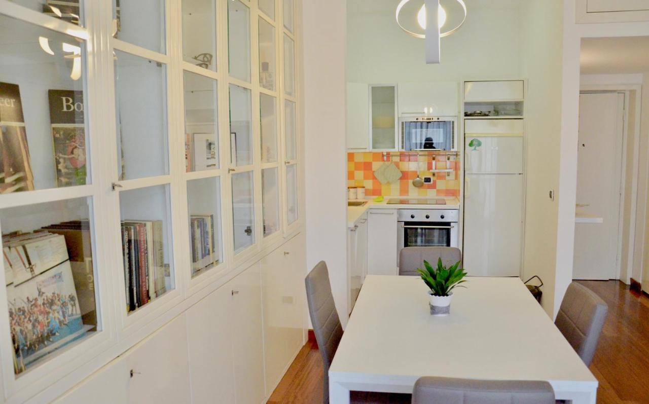 New Renovated Apartment With Balcony Porta Romana Milan Exterior photo